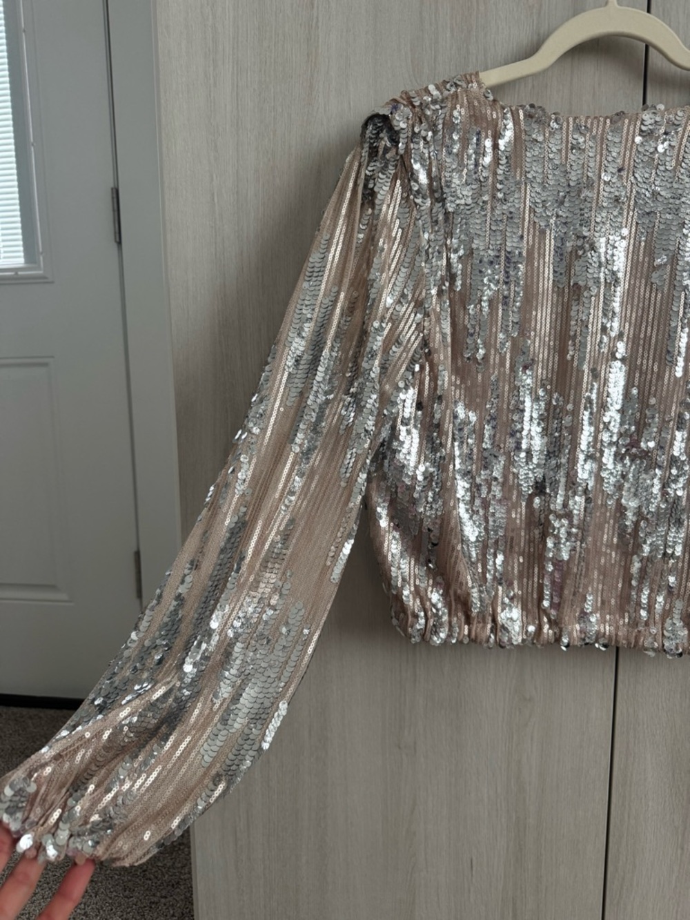 Astr Sequined Rose Gold Wrap Crop Blouse Sz M - Picture 8 of 8